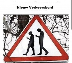 Let op! Appende voetgangers!