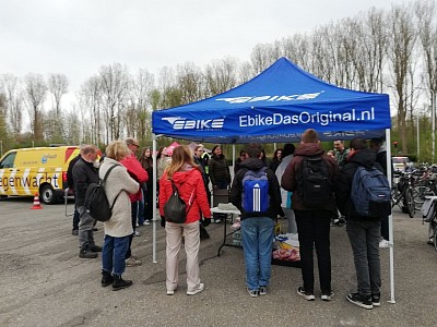 De briefing door de Pleinkapitein voor de vrijwilligers